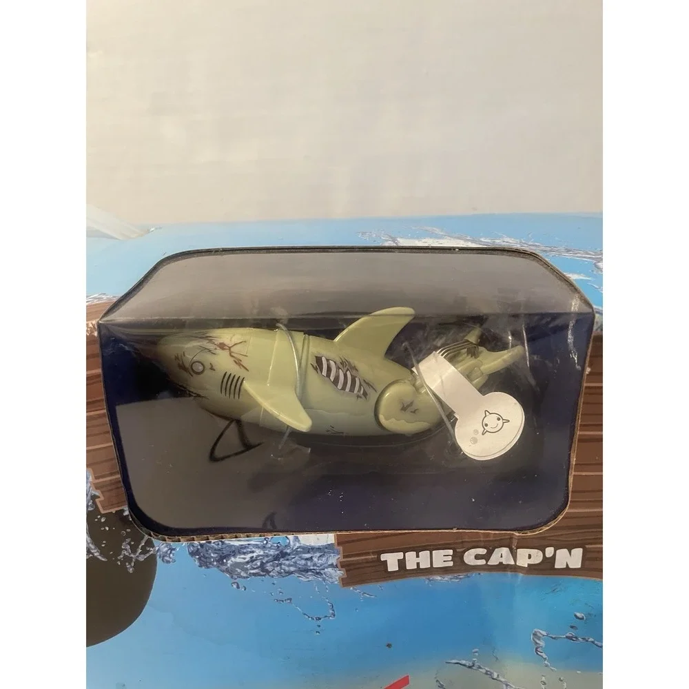 Lil Fishys Pirate Ship Interactive Aquarium The Cap'n Shark Motorized Water Pets